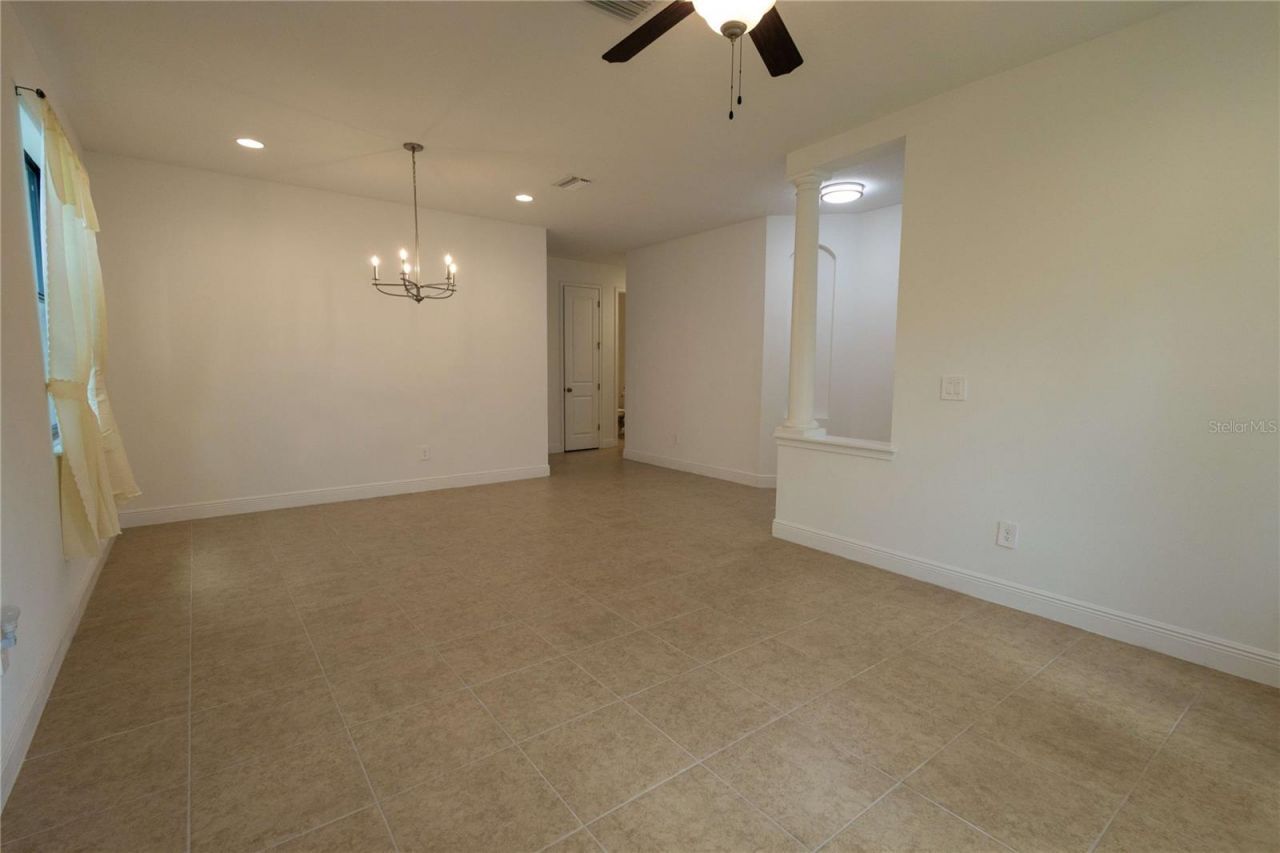 1214 Florablu Drive, Seffner, FL 33584 Photo