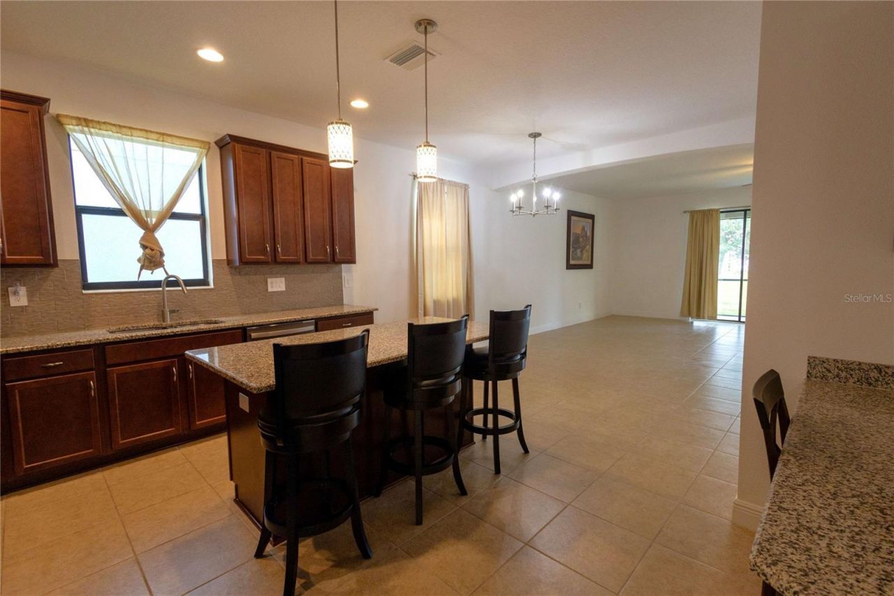 1214 Florablu Drive, Seffner, FL 33584 Photo