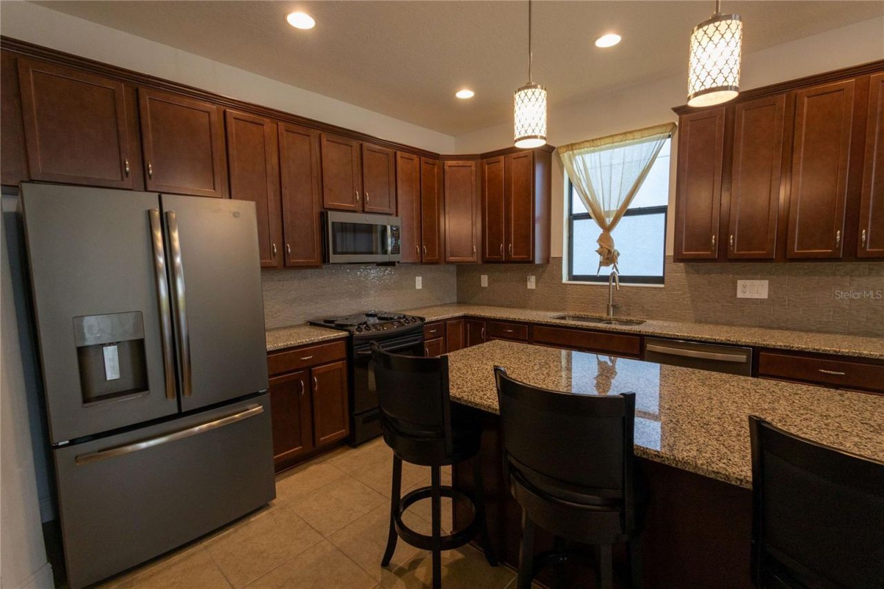 1214 Florablu Drive, Seffner, FL 33584 Photo