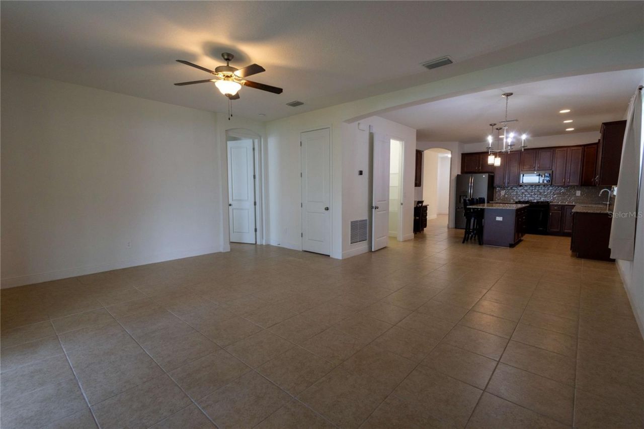 1214 Florablu Drive, Seffner, FL 33584 Photo