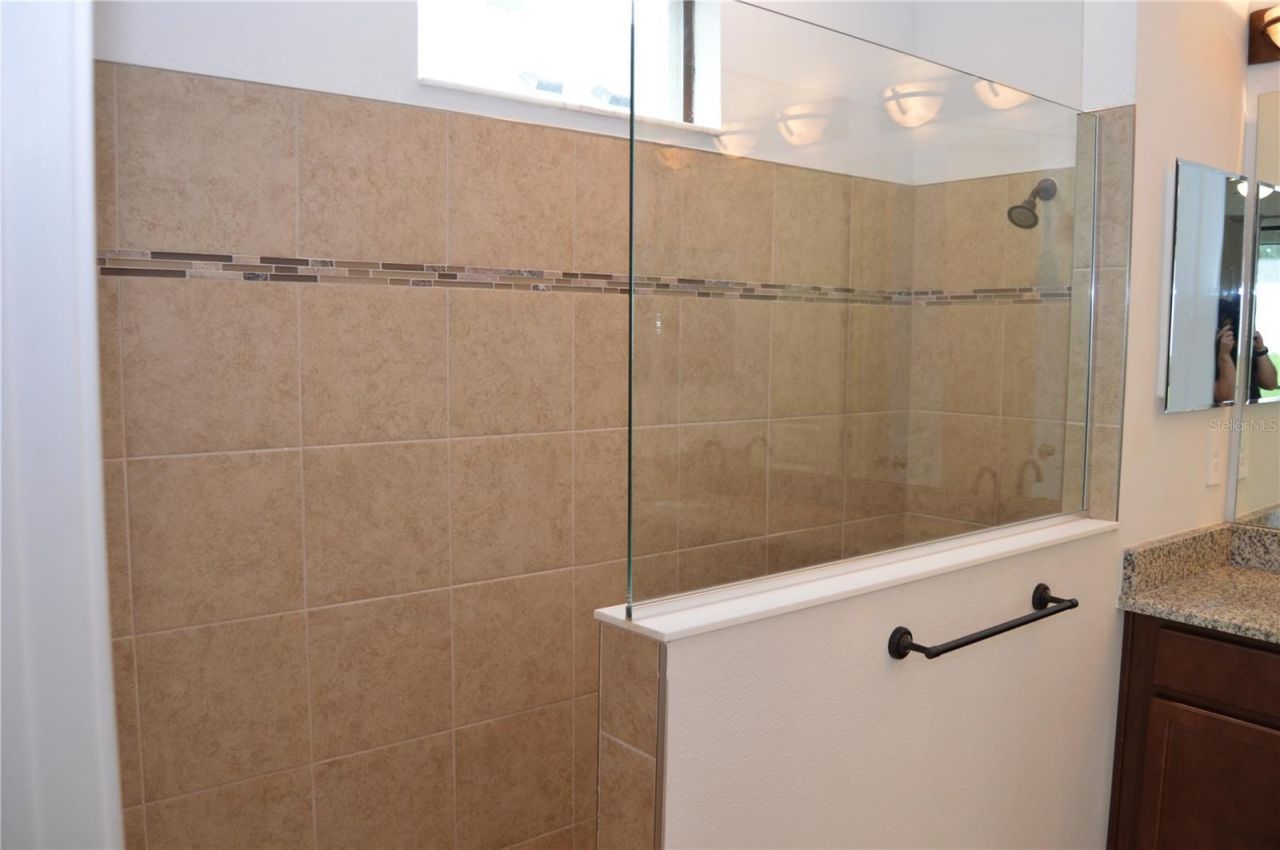 1214 Florablu Drive , Seffner, FL 33584 Photo