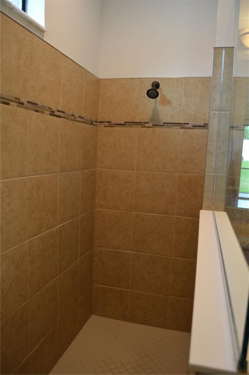 1214 Florablu Drive , Seffner, FL 33584 Photo
