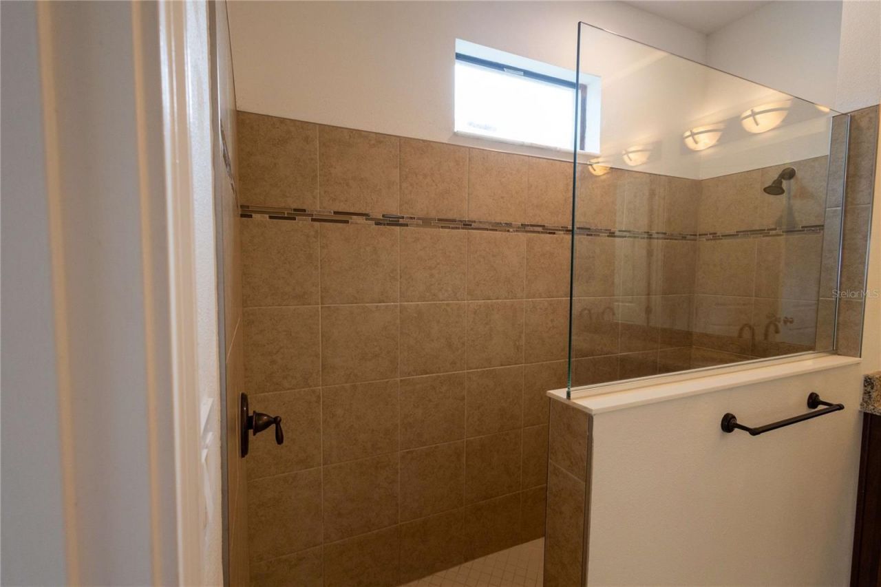 1214 Florablu Drive, Seffner, FL 33584 Photo