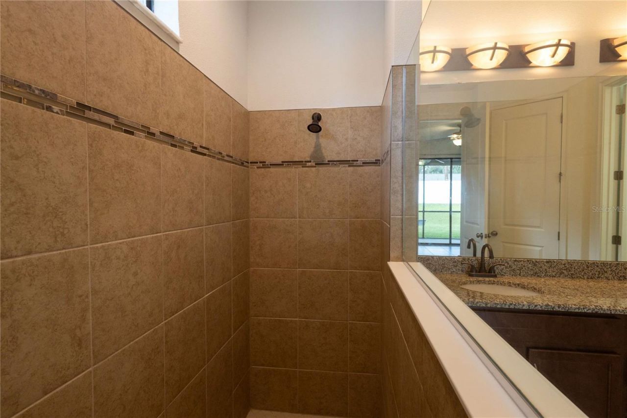 1214 Florablu Drive, Seffner, FL 33584 Photo