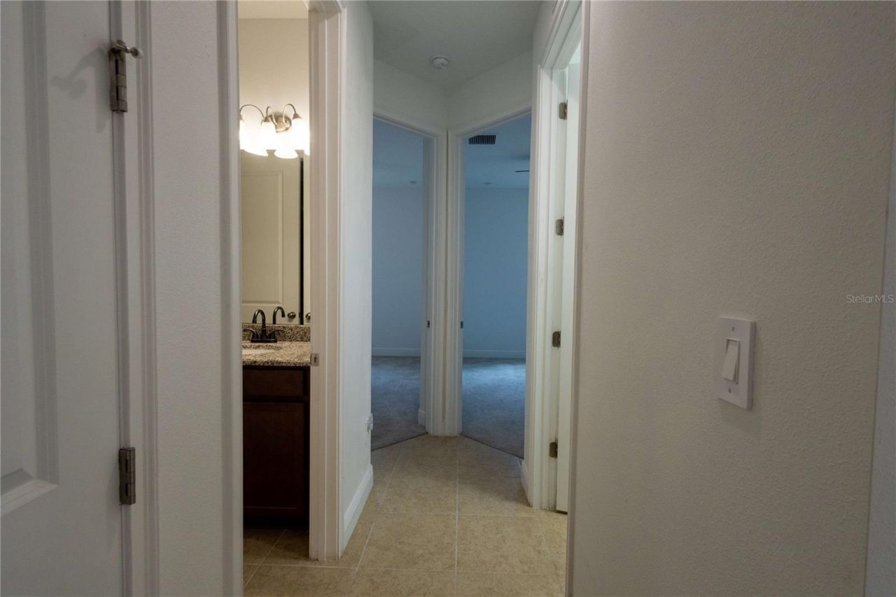 1214 Florablu Drive, Seffner, FL 33584 Photo