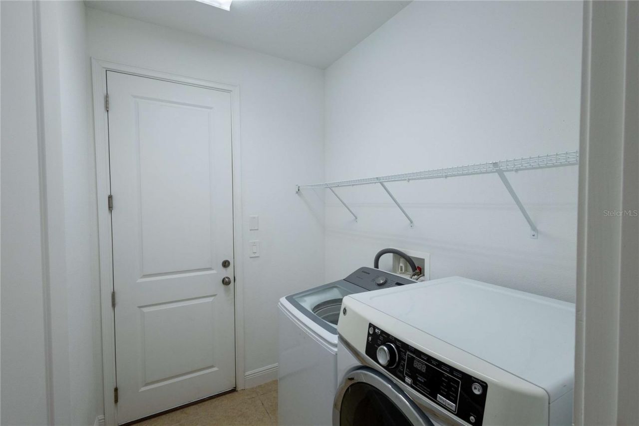 1214 Florablu Drive, Seffner, FL 33584 Photo