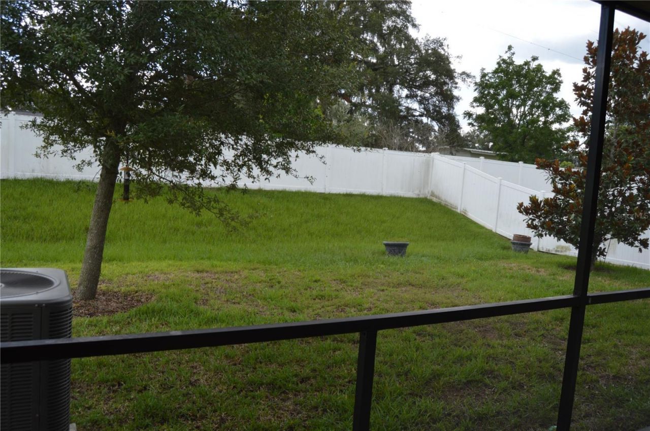 1214 Florablu Drive , Seffner, FL 33584 Photo
