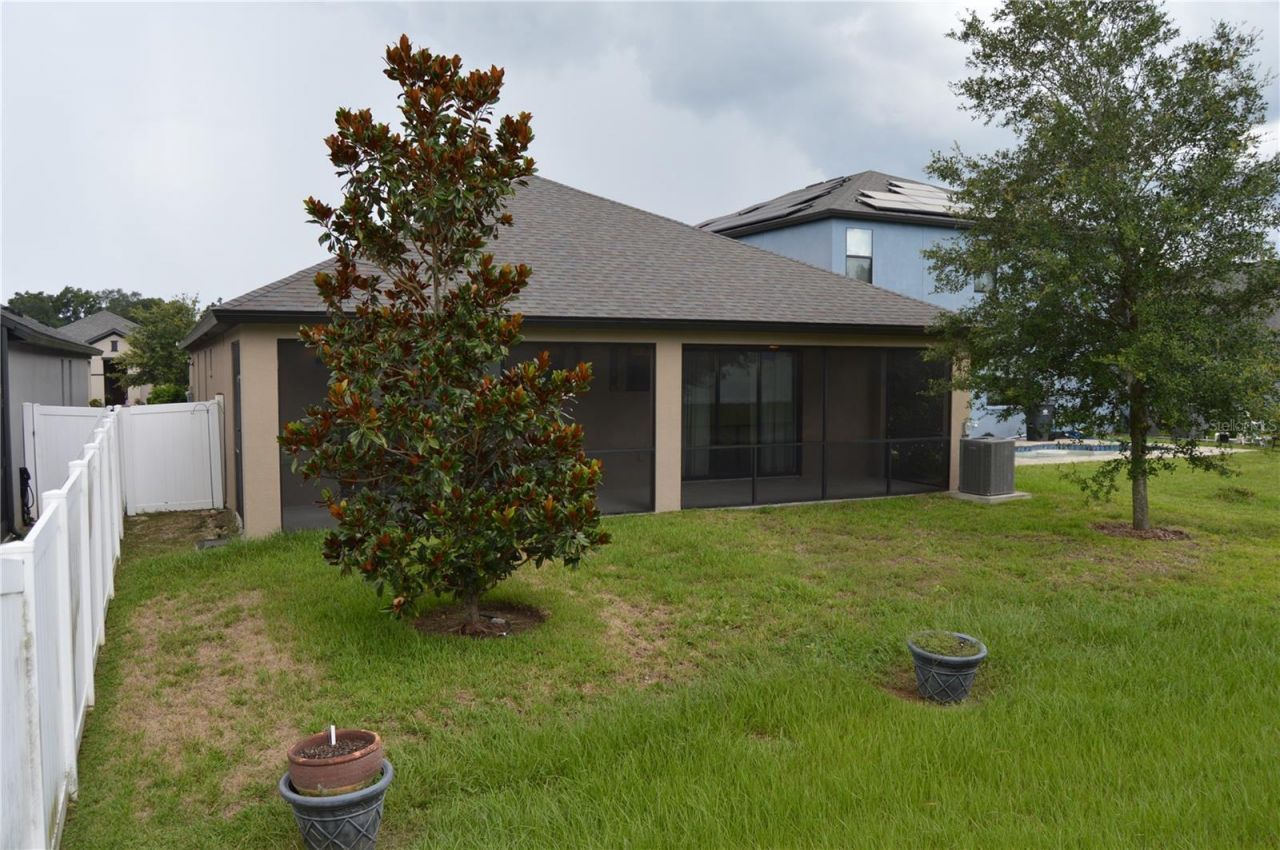 1214 Florablu Drive , Seffner, FL 33584 Photo