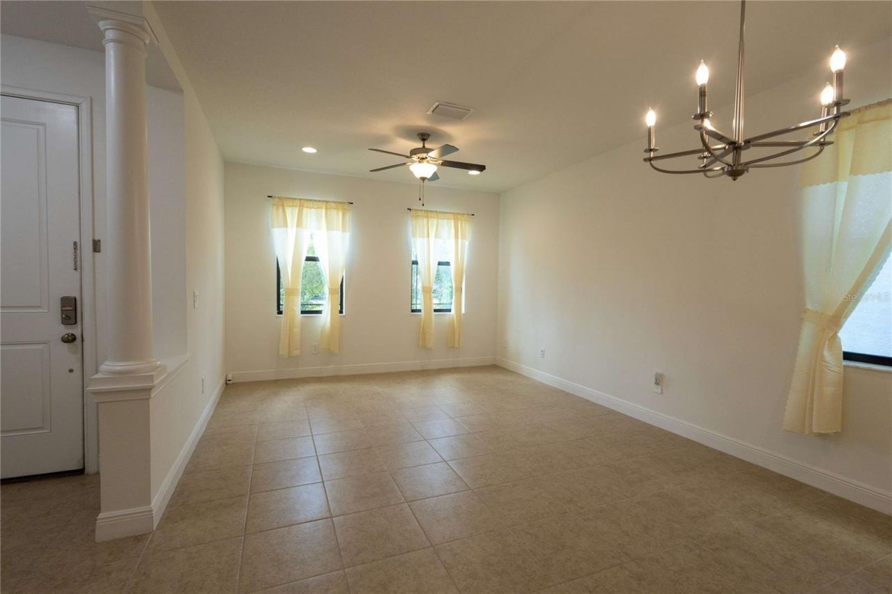 1214 Florablu Drive, Seffner, FL 33584 Photo