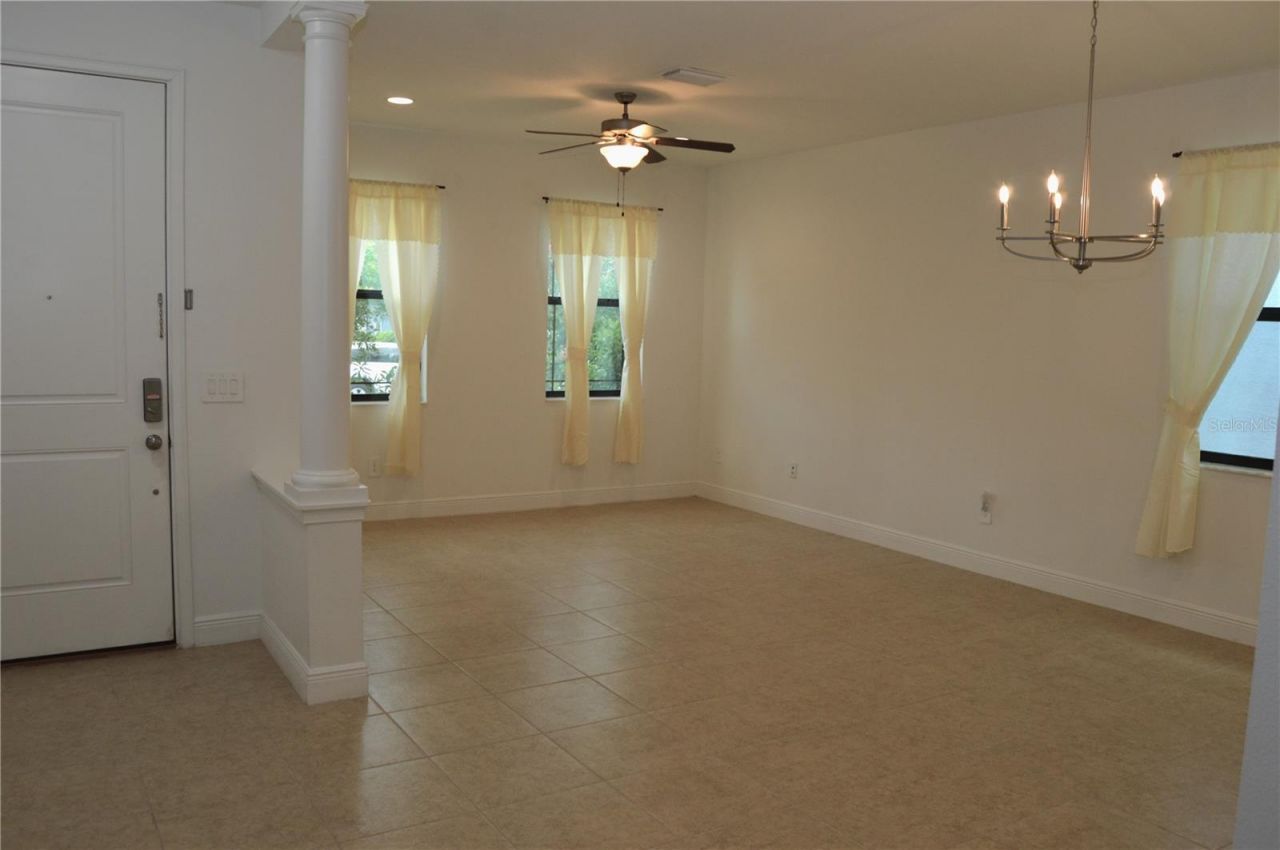 1214 Florablu Drive , Seffner, FL 33584 Photo