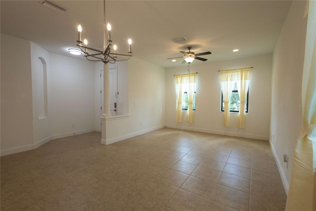 1214 Florablu Drive, Seffner, FL 33584 Photo