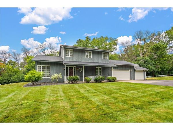 698 Badlands Road, Hudson, WI 54016