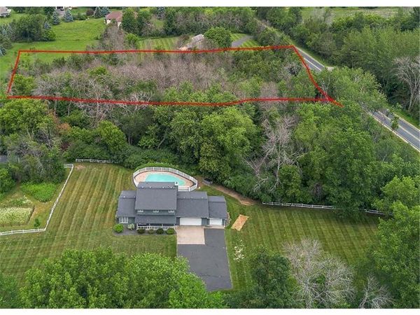 806 Kelly Road, Hudson, WI 54016