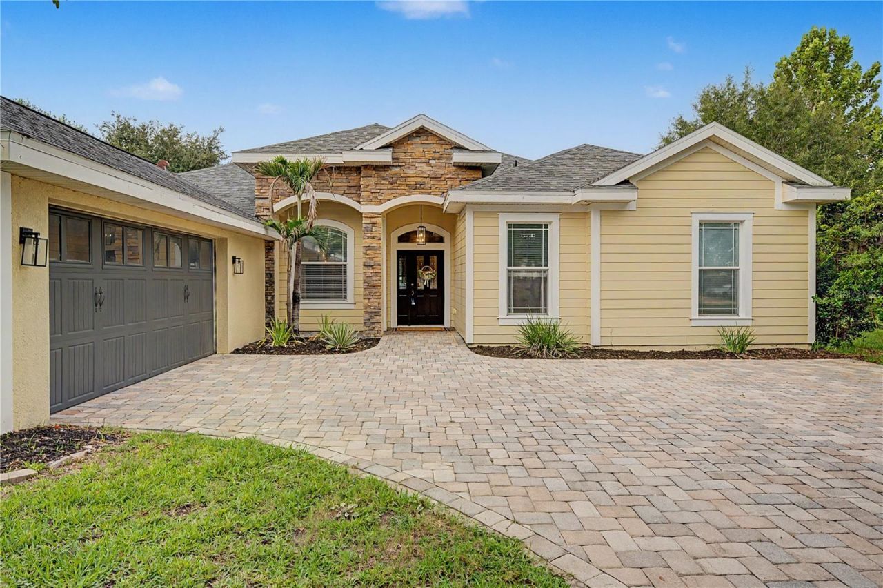 13134 Done Groven Drive, Dover, FL 33527 Photo
