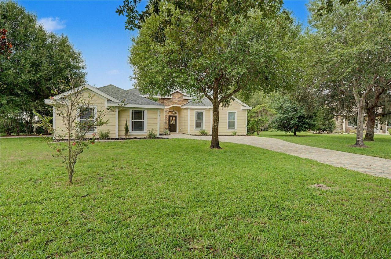 13134 Done Groven Drive, Dover, FL 33527 Photo
