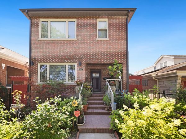 2432 N Neva Avenue , Chicago, IL 60707