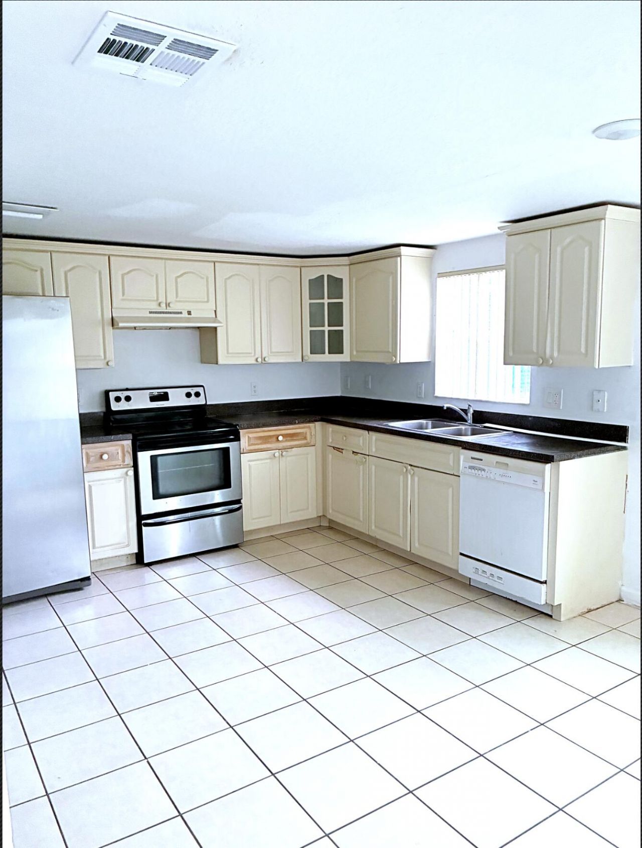 647 Latona Avenue, Lake Worth Beach, FL 33460 Photo