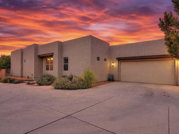 5308 Sacate Avenue NW, Albuquerque, NM 87120