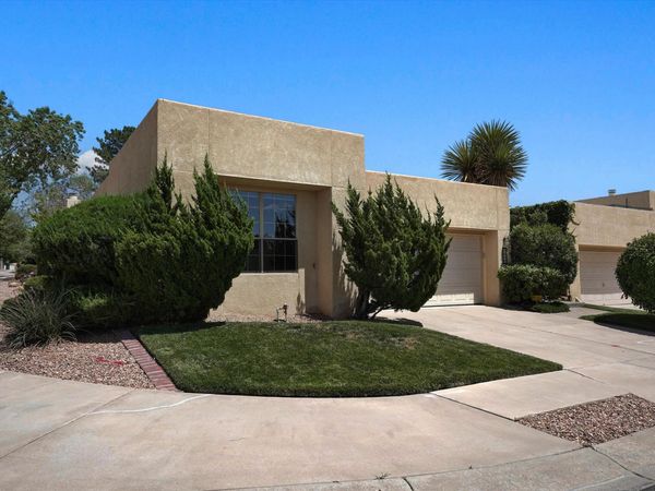 7936 Woodridge Drive NE, Albuquerque, NM 87109