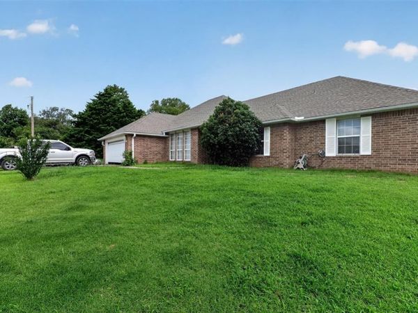 5 Rainbow Drive, Ponca City, OK 74604