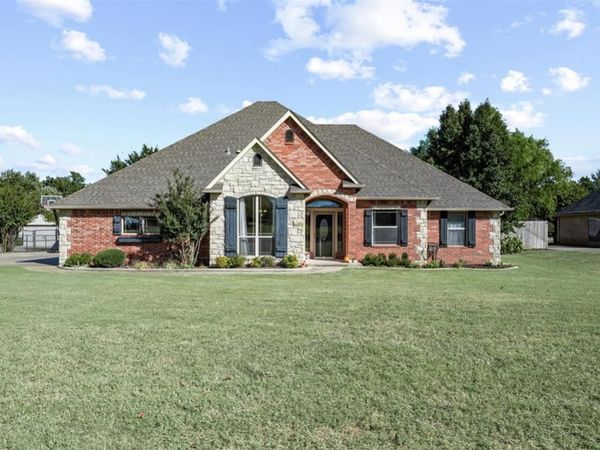 818 Silver Tree Drive, Choctaw, OK 73020