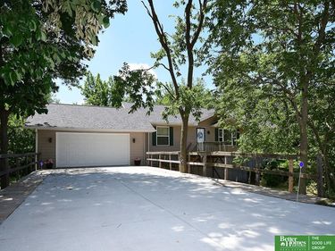 203 W 19th Street, Hastings, NE 68901
