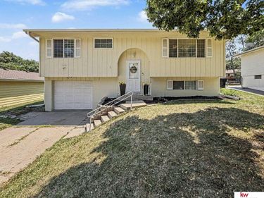 1606 SW 16 Street, Lincoln, NE 68522