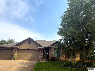 17318 Redman Circle, Omaha, NE 68116