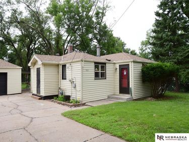 5931 Whitmore Street, Omaha, NE 68152