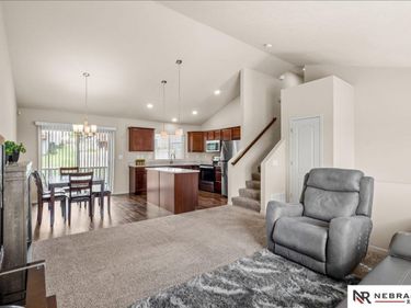 8414 Baker Street, Omaha, NE 68122