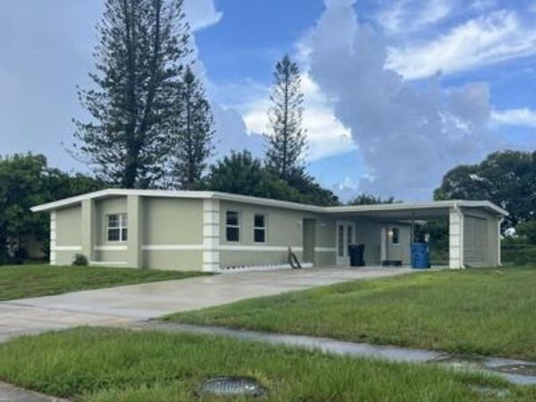 777 James Circle NE , Palm Bay, FL 32905