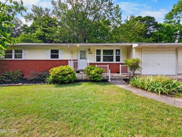 2001 Nandina Drive , Knoxville, TN 37912