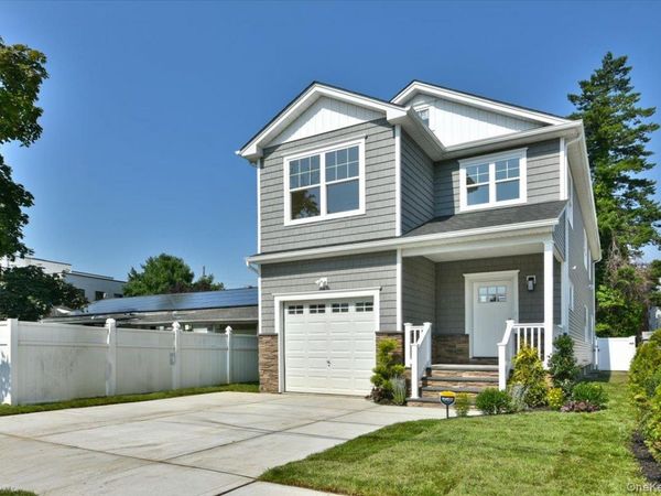 44 Bell Street , Valley Stream, NY 11580
