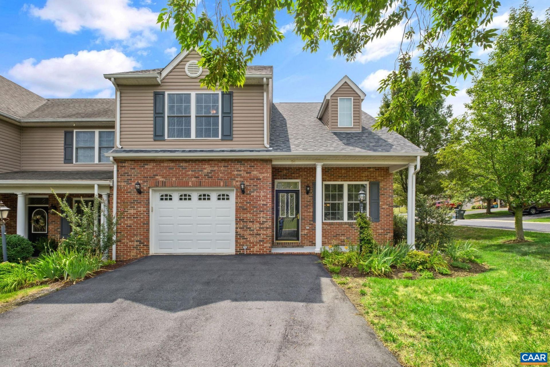 26 Park View Dr E, Staunton, VA 24401 Main Photo