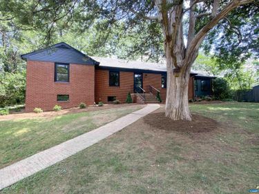 2305 WAYNE AVE, Charlottesville, VA 22901
