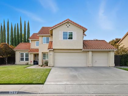 927 Arbor Oaks Drive Vacaville, CA 95687