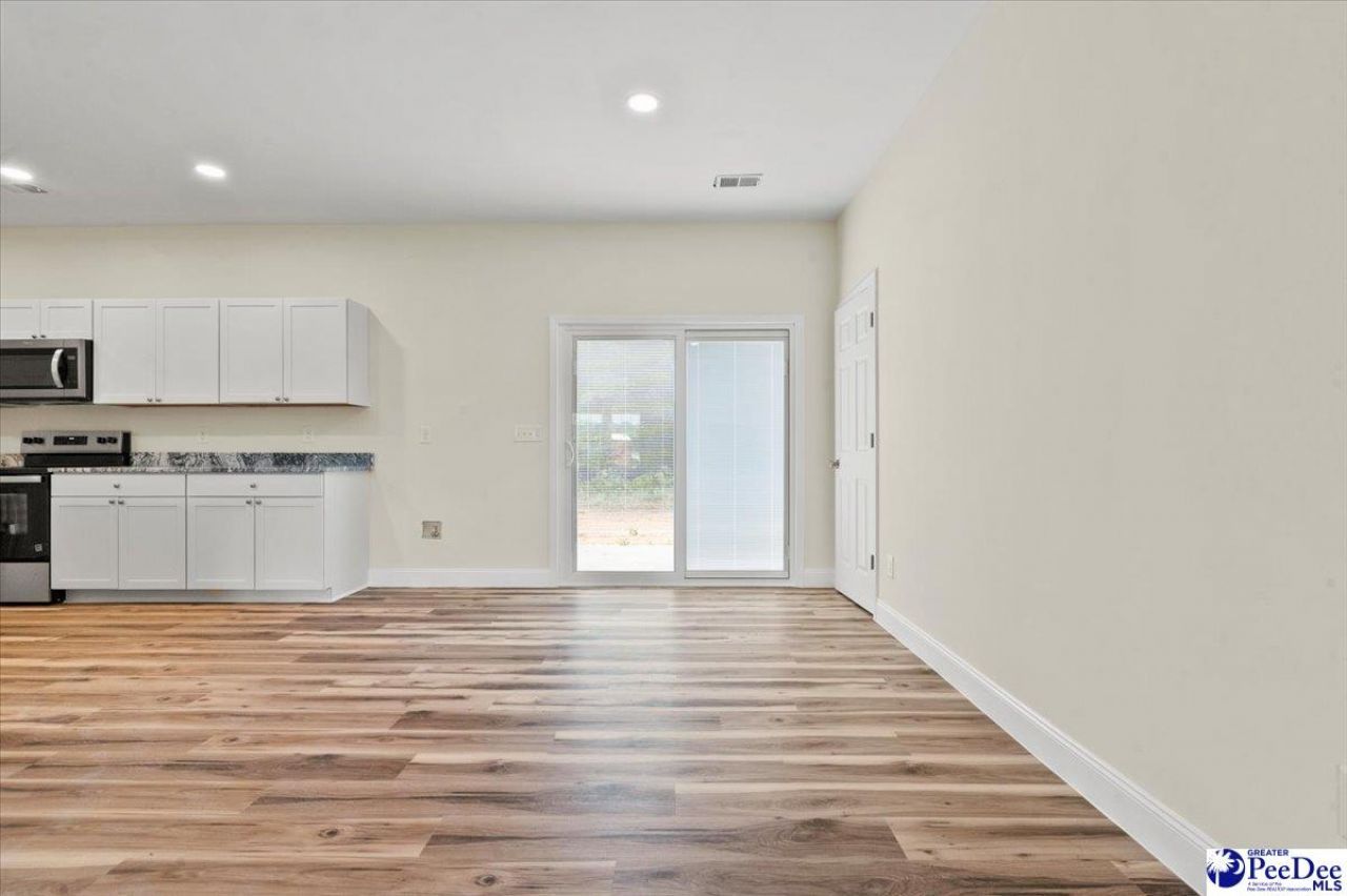 1503 E Home Avenue Photo 6