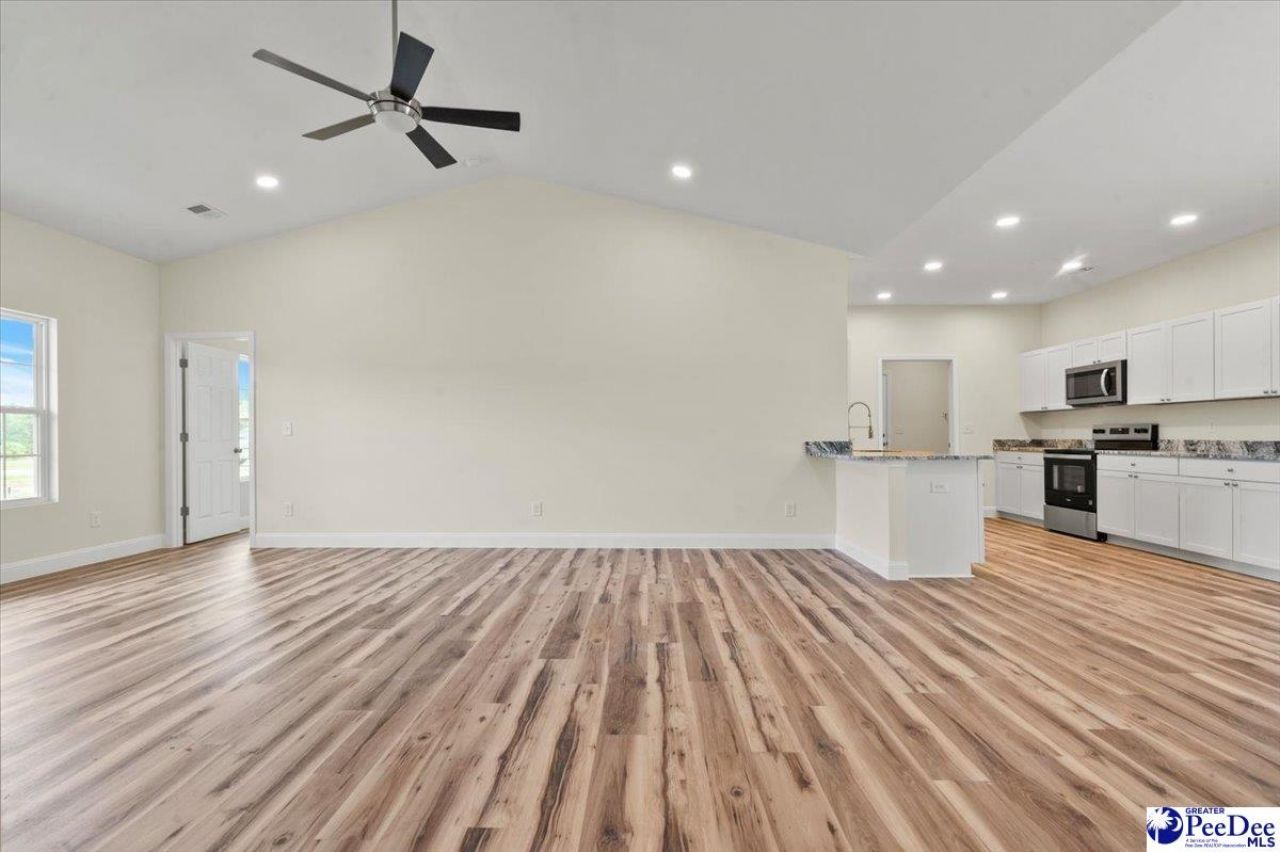 1511 E Home Avenue Photo 4
