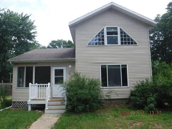 415 S Main Street, Lawton, MI 49065