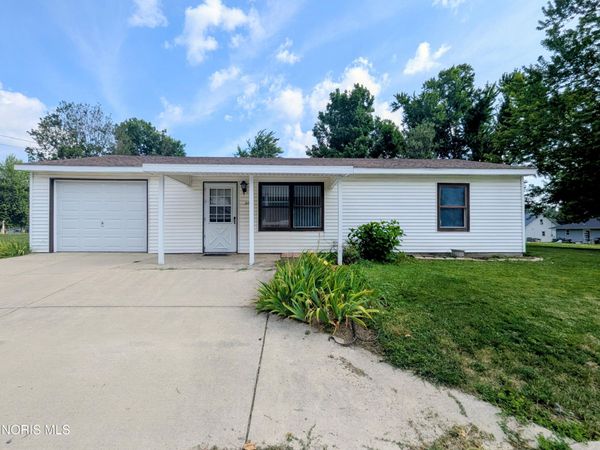 201 E North Avenue , Pioneer, OH 43554