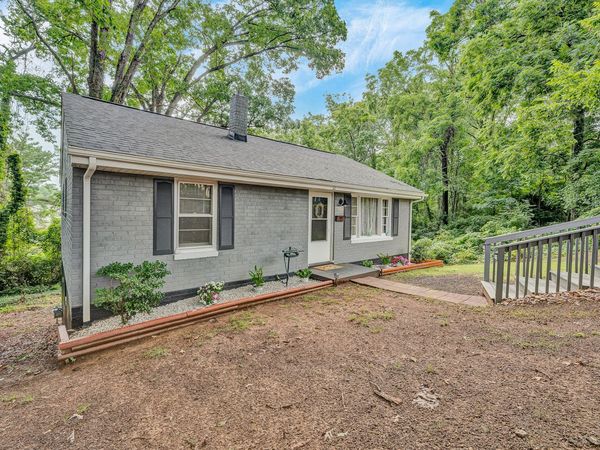 32 Hillcrest AVE NE, Roanoke, VA 24012