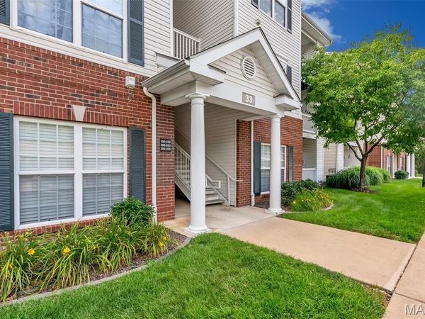 33 Kassebaum Lane , Unit 300, St Louis, MO 63129