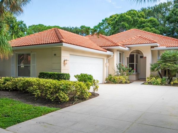 191 E Tall Oaks Circle, Palm Beach Gardens, FL 33410