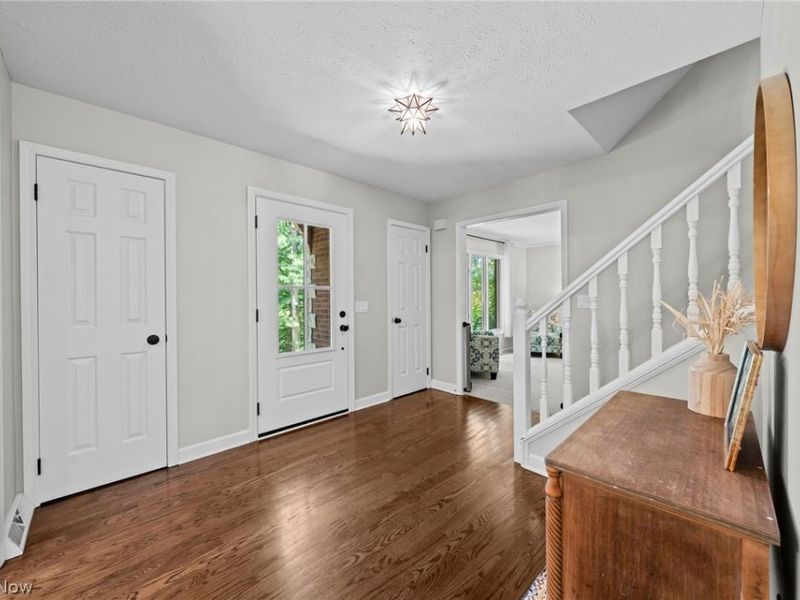 11535 Blackberry Lane, Chesterland, OH 44026 Photo 2