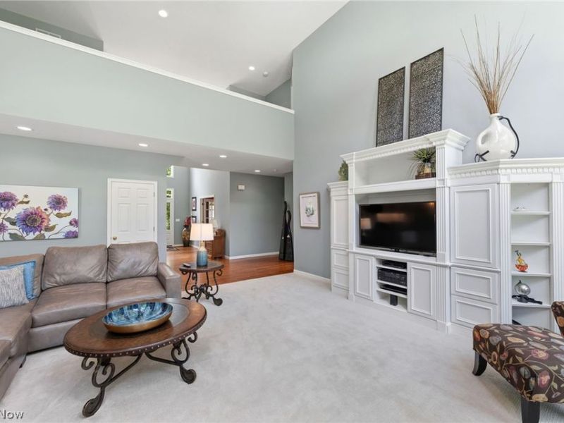 9305 Roryanna Drive , Chardon, OH 44024 Photo 13