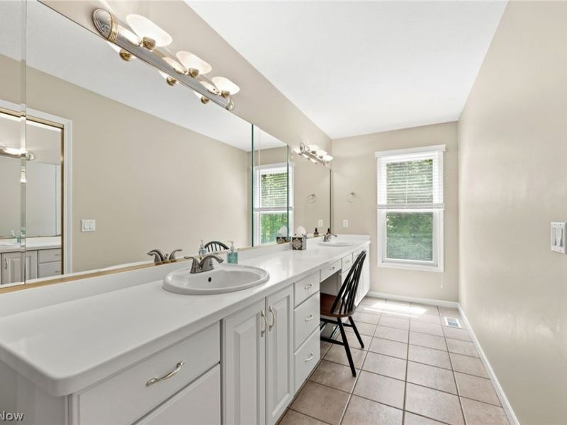 9305 Roryanna Drive , Chardon, OH 44024 Photo 27