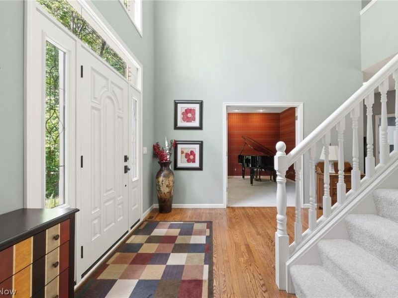 9305 Roryanna Drive , Chardon, OH 44024 Photo 6