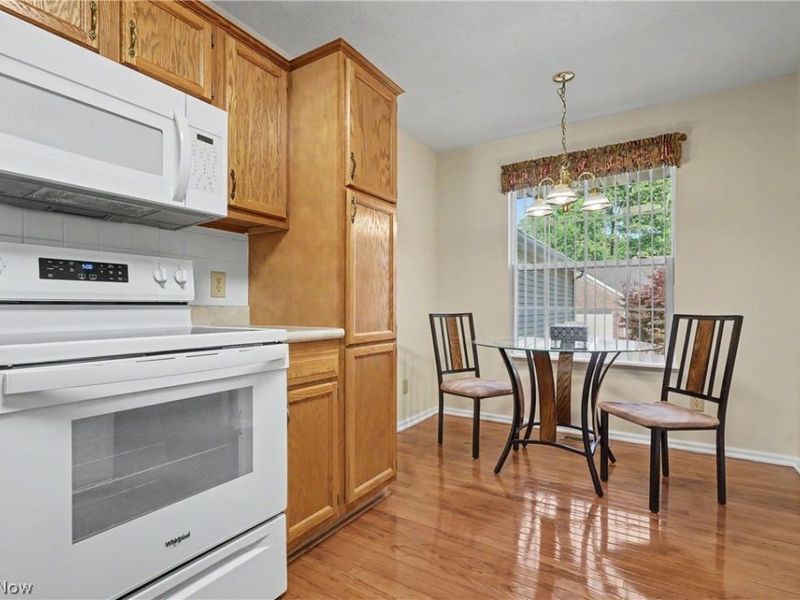 3196 Mariners Island Drive NW, Canton, OH 44708 Photo 5