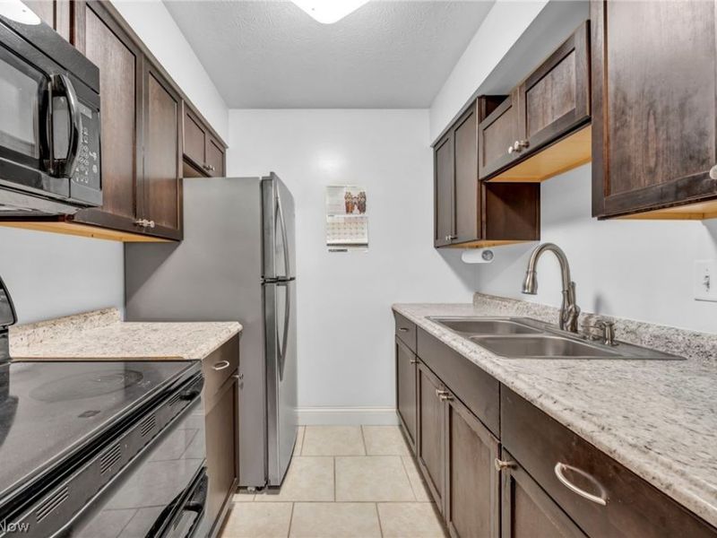 23855 David Drive, Unit 117, North Olmsted, OH 44070 Photo 14