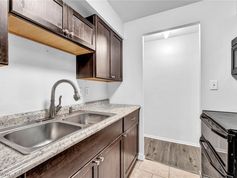 23855 David Drive, Unit 117, North Olmsted, OH 44070 Photo 17